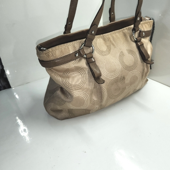 MADISON DOTTED OP ART CARRYALL (COACH F16366) - Picture 6 of 16